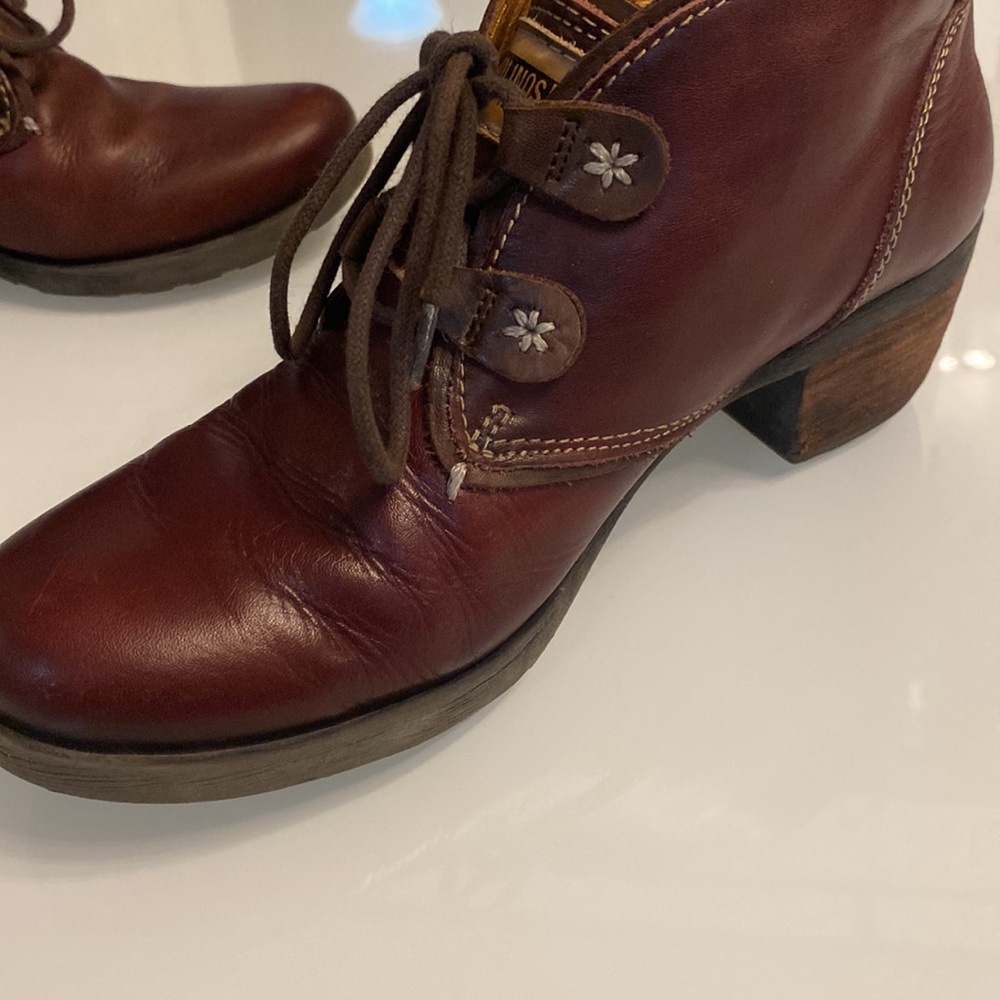 Pikolinos brown lace up boots - Picture 2 of 7